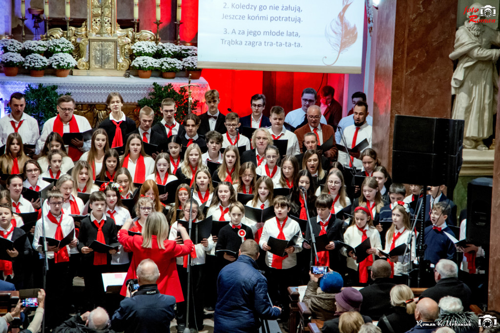 Koncert pieśni patriotycznych w pleszewskiej Farze