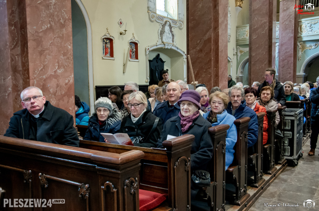 Koncert pieśni patriotycznych w pleszewskiej Farze