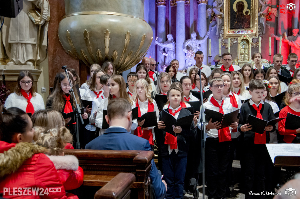 Koncert pieśni patriotycznych w pleszewskiej Farze