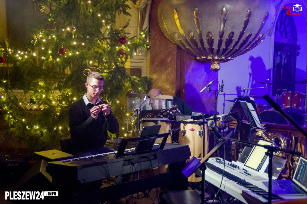Koncert scholi w pleszewskiej farze