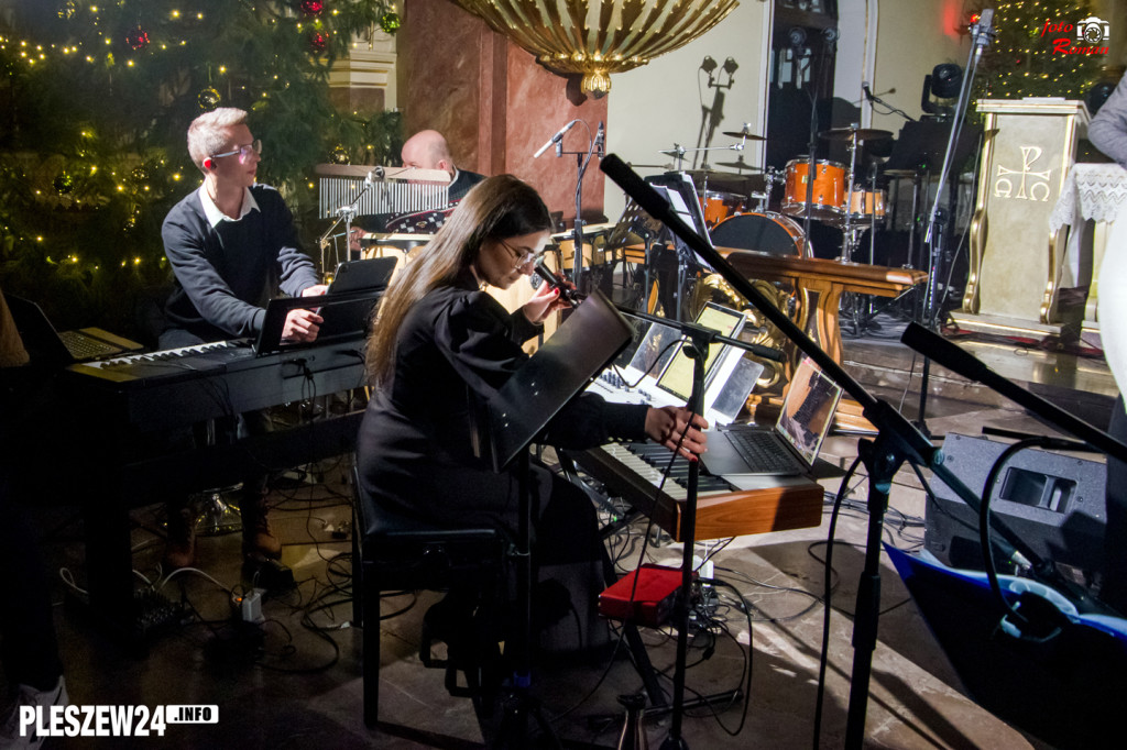Koncert scholi w pleszewskiej farze