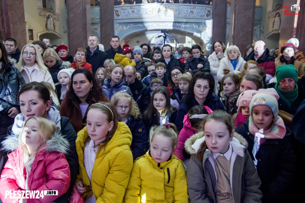 Koncert scholi w pleszewskiej farze