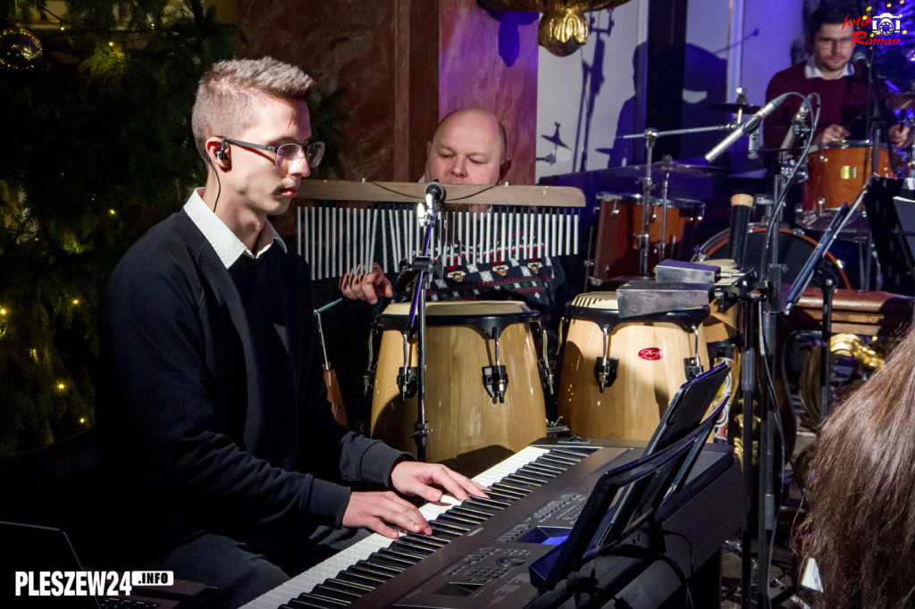Koncert scholi w pleszewskiej farze