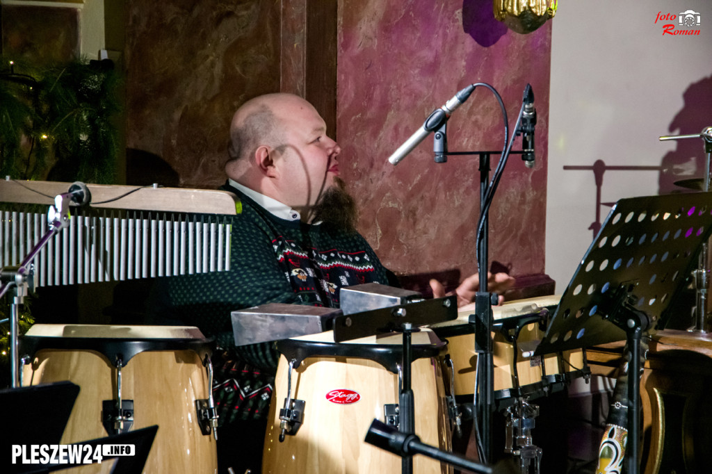 Koncert scholi w pleszewskiej farze