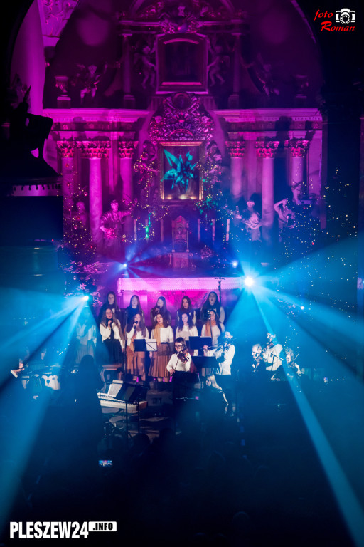Koncert scholi w pleszewskiej farze