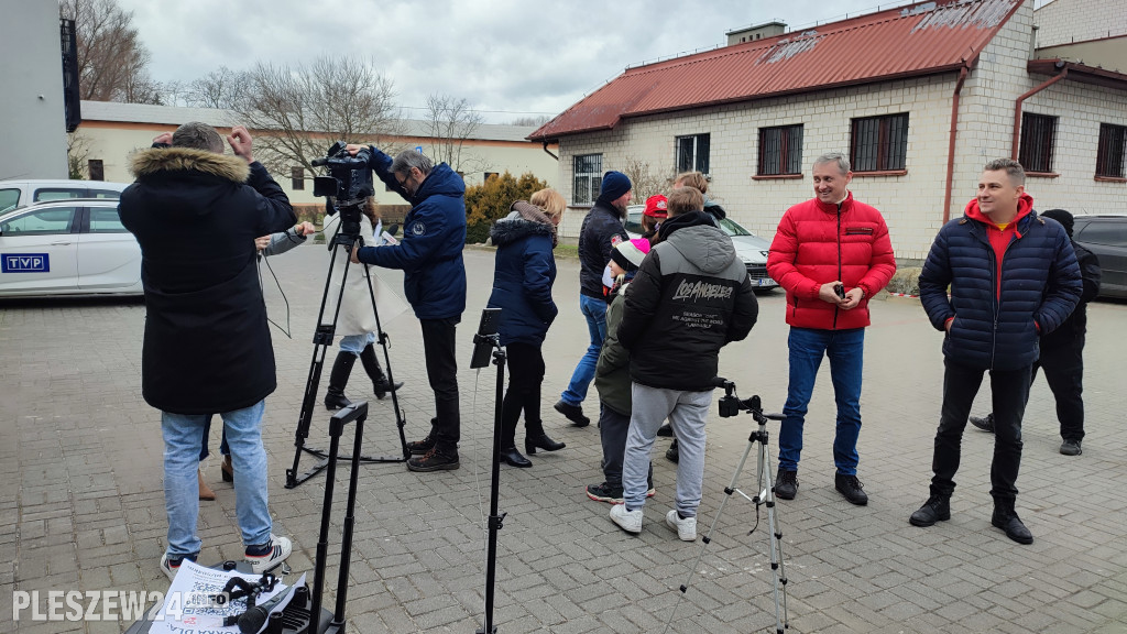 504 minuty Jacka Dryjańskiego w lodowatej wodzie.