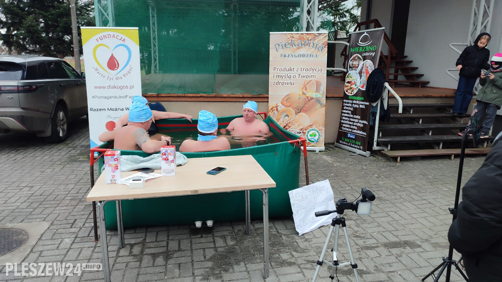 504 minuty Jacka Dryjańskiego w lodowatej wodzie.