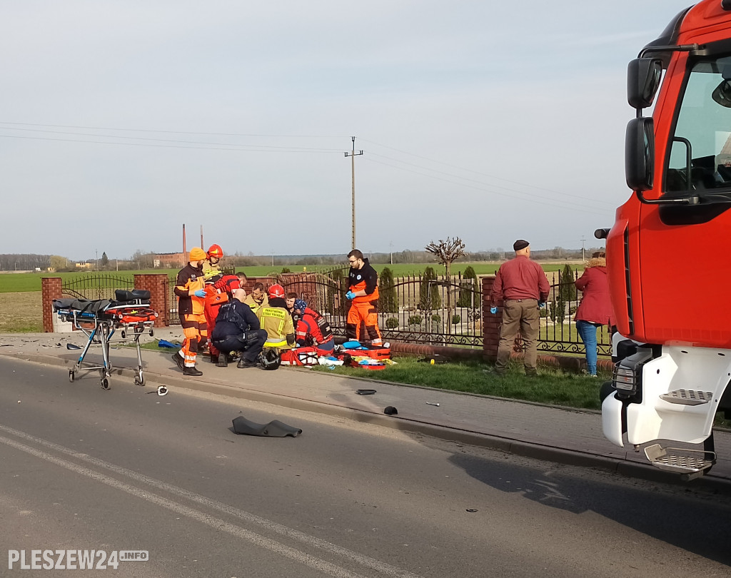 Zderzenie motocykla z samochodem osobowym