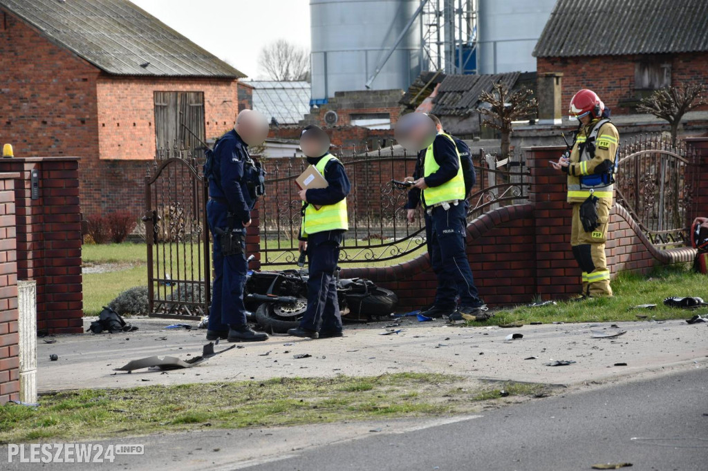 Zderzenie motocykla z samochodem osobowym