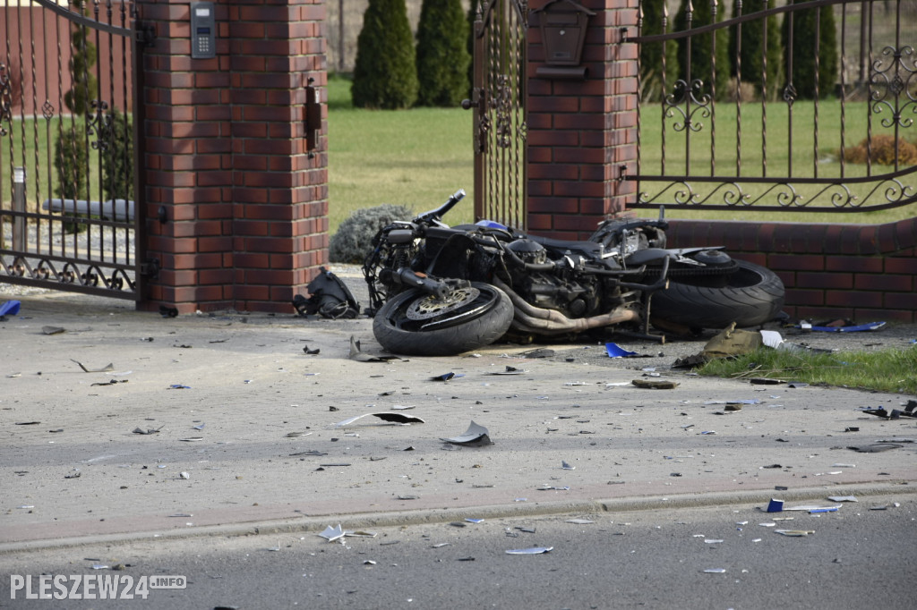 Zderzenie motocykla z samochodem osobowym