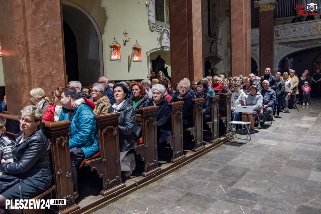 Liturgia Wielkiego Piątku w Farze