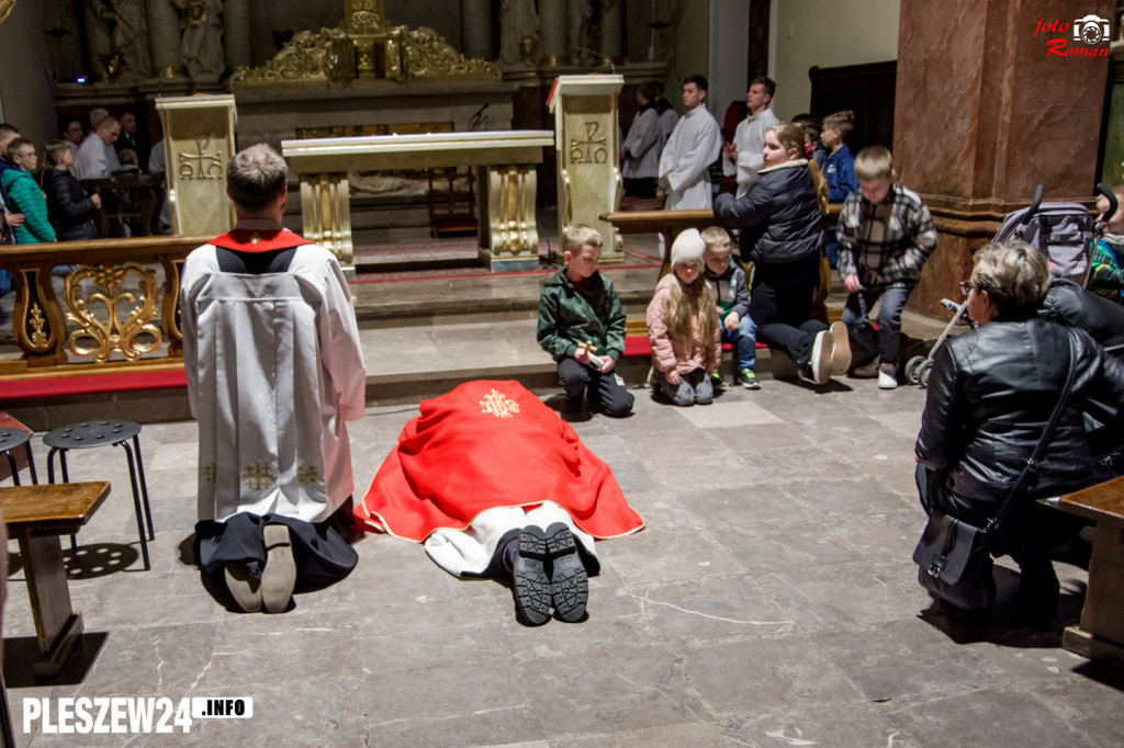 Liturgia Wielkiego Piątku w Farze
