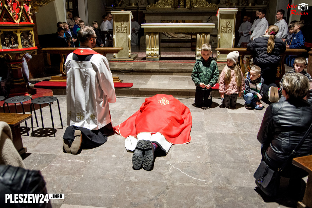 Liturgia Wielkiego Piątku w Farze