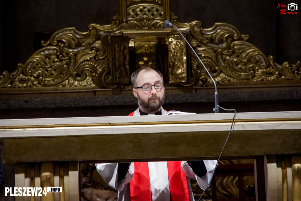 Liturgia Wielkiego Piątku w Farze