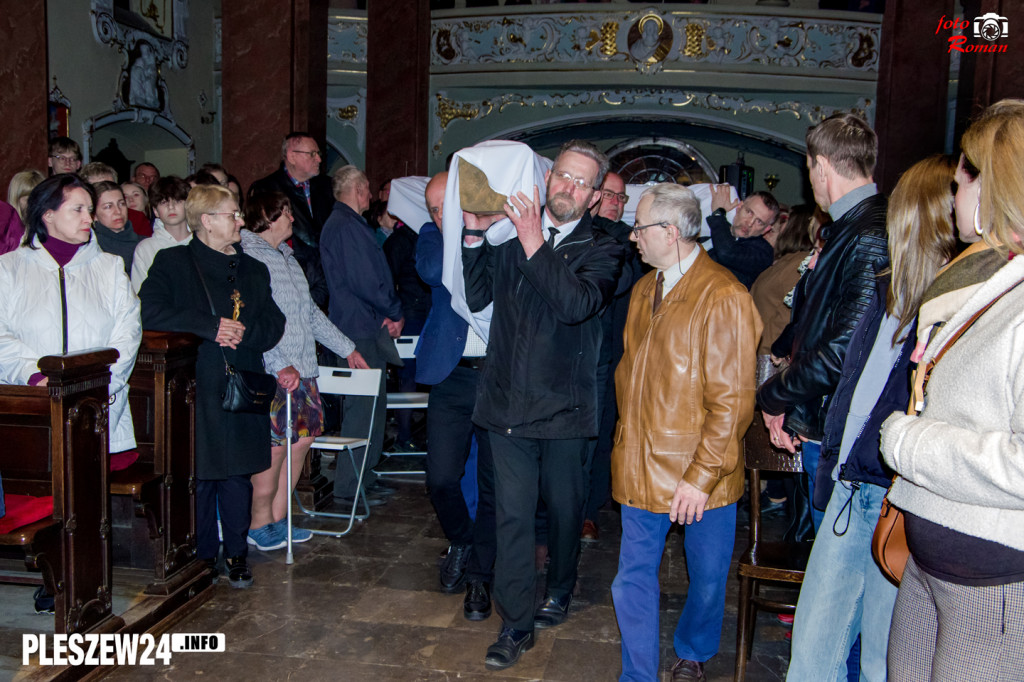 Liturgia Wielkiego Piątku w Farze