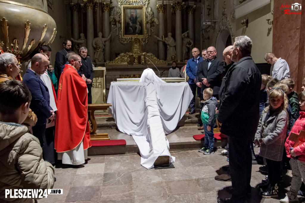 Liturgia Wielkiego Piątku w Farze