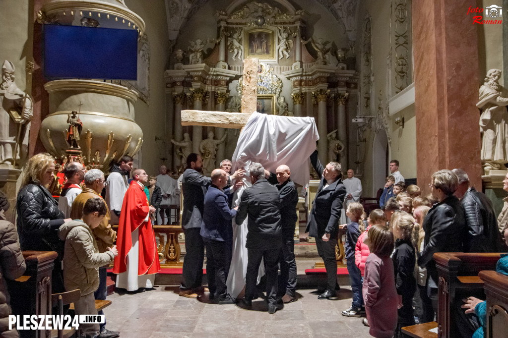 Liturgia Wielkiego Piątku w Farze