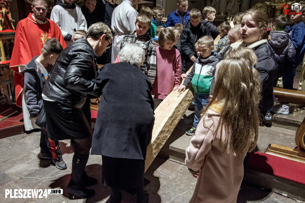 Liturgia Wielkiego Piątku w Farze