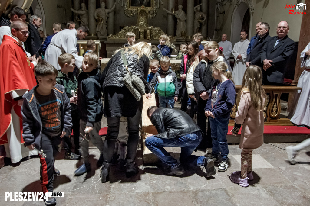 Liturgia Wielkiego Piątku w Farze
