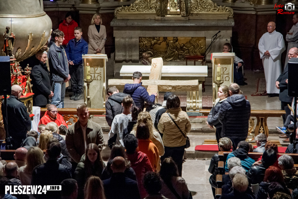 Liturgia Wielkiego Piątku w Farze