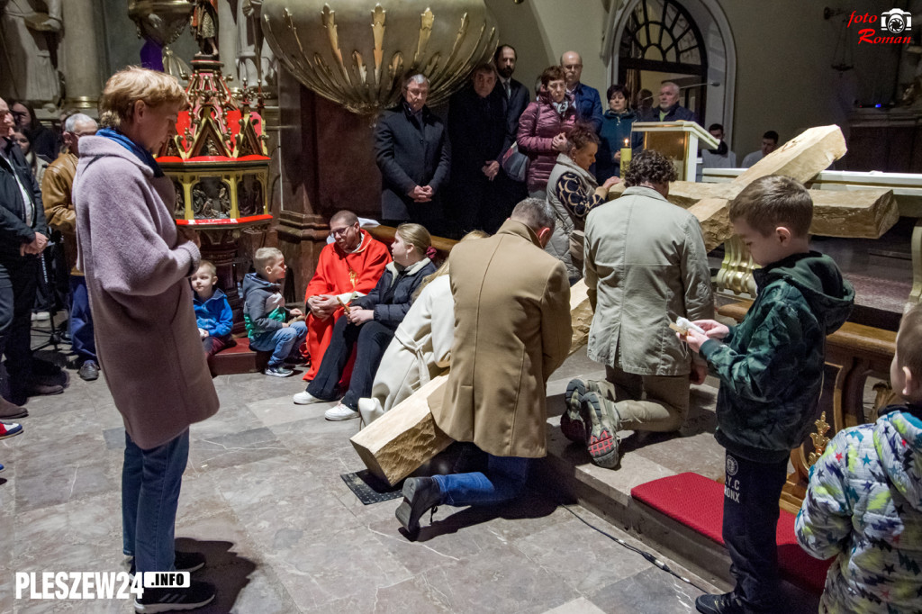 Liturgia Wielkiego Piątku w Farze