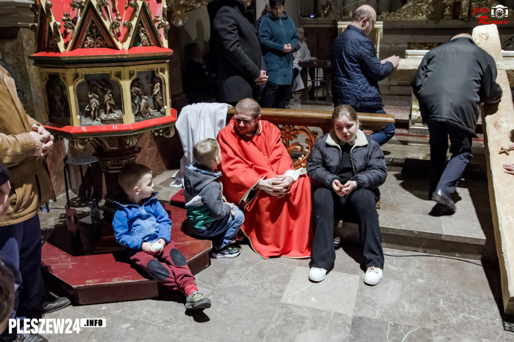 Liturgia Wielkiego Piątku w Farze