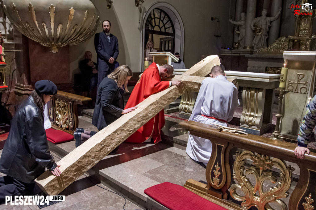 Liturgia Wielkiego Piątku w Farze