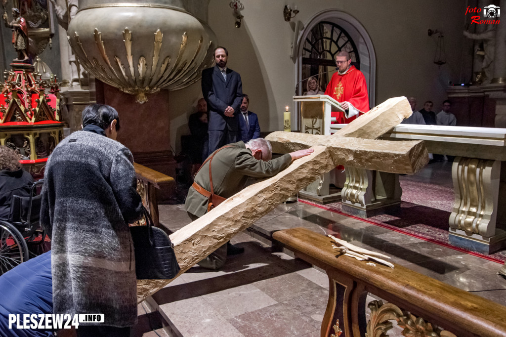 Liturgia Wielkiego Piątku w Farze