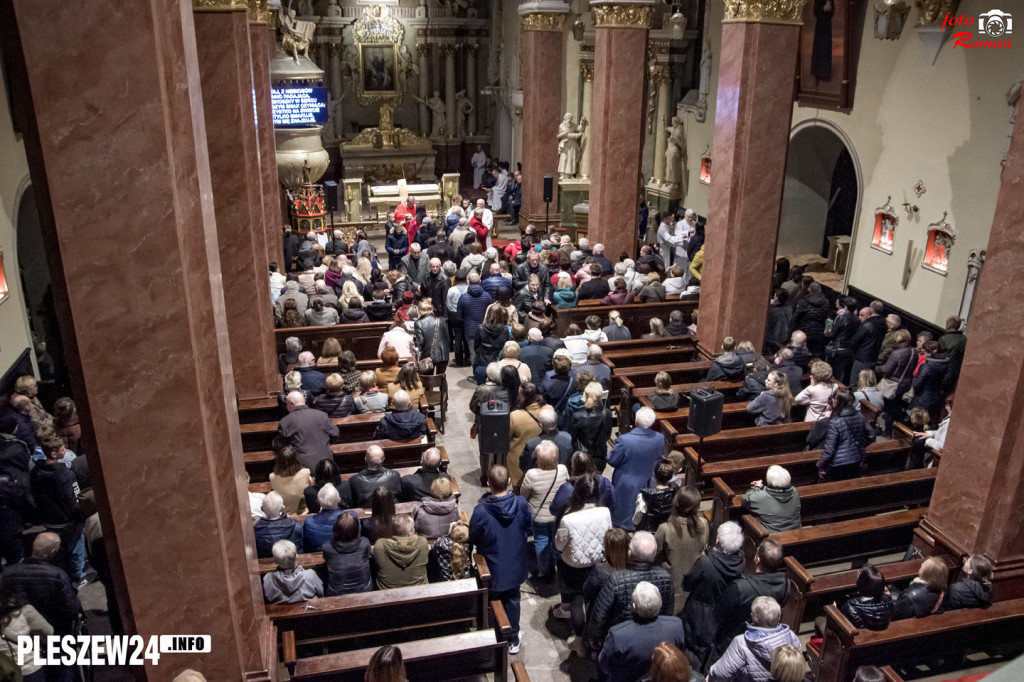Liturgia Wielkiego Piątku w Farze