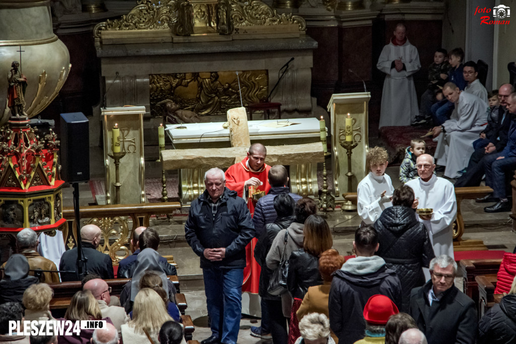 Liturgia Wielkiego Piątku w Farze