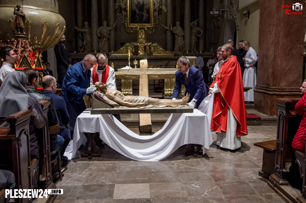 Liturgia Wielkiego Piątku w Farze