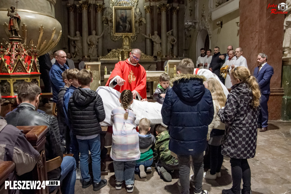 Liturgia Wielkiego Piątku w Farze