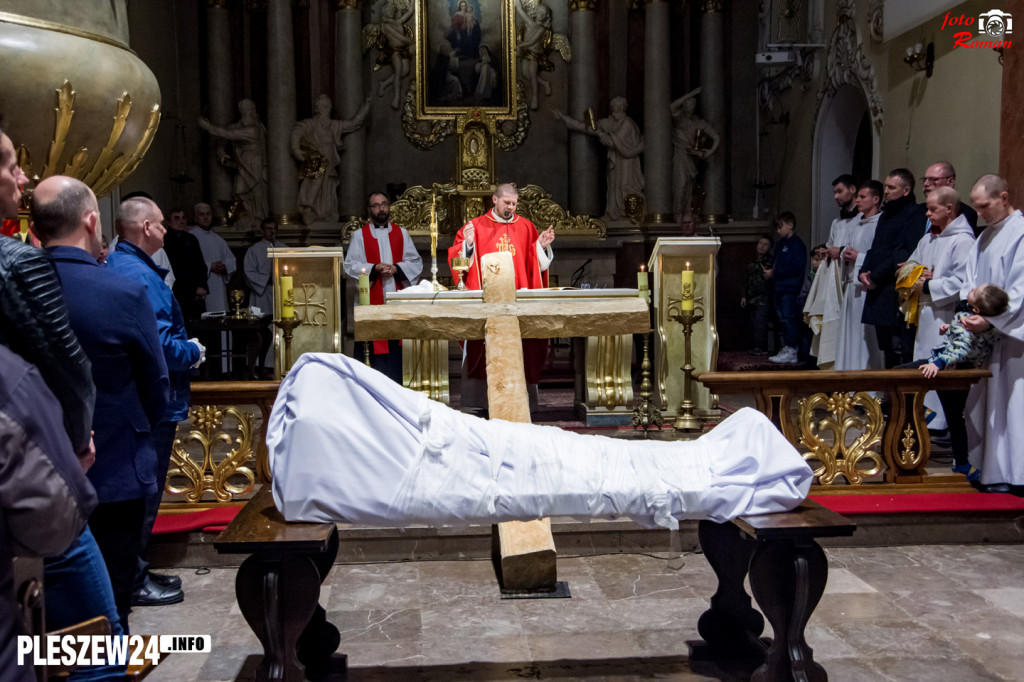 Liturgia Wielkiego Piątku w Farze