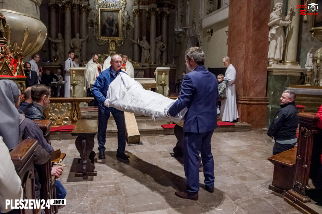 Liturgia Wielkiego Piątku w Farze
