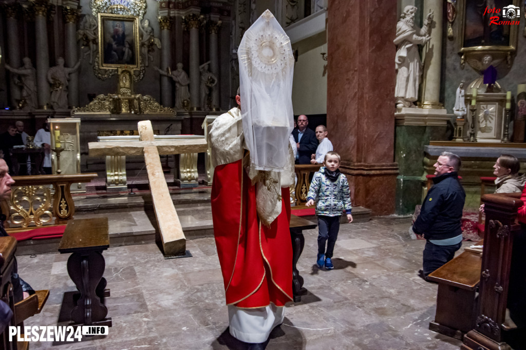 Liturgia Wielkiego Piątku w Farze