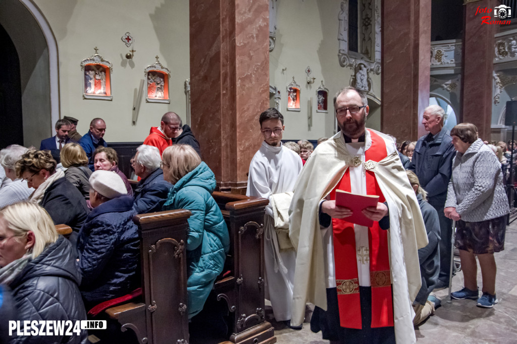 Liturgia Wielkiego Piątku w Farze