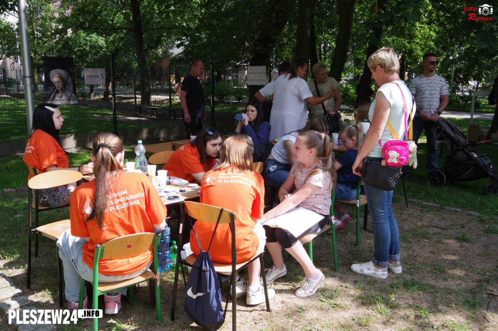 Festyn z historią w tle. Anna Pleszewska w parku