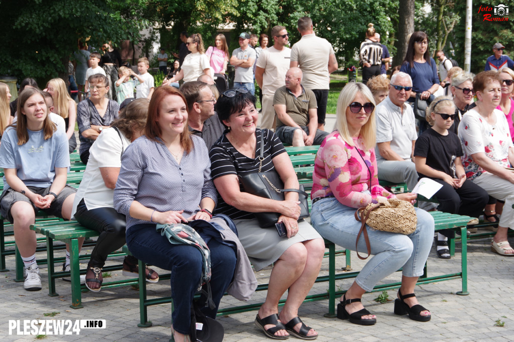 Festyn z historią w tle. Anna Pleszewska w parku
