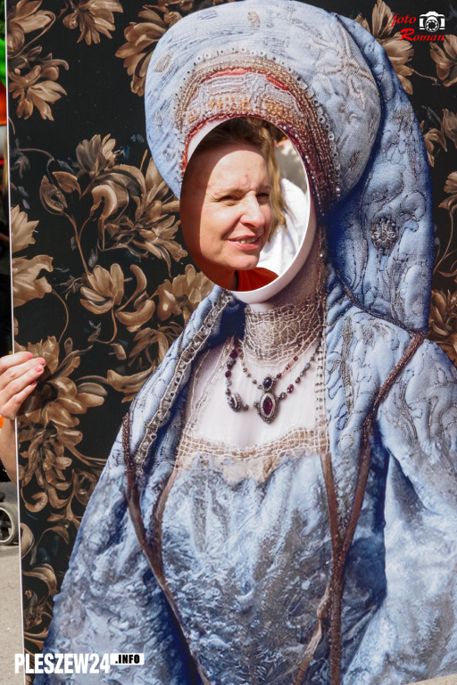 Festyn z historią w tle. Anna Pleszewska w parku