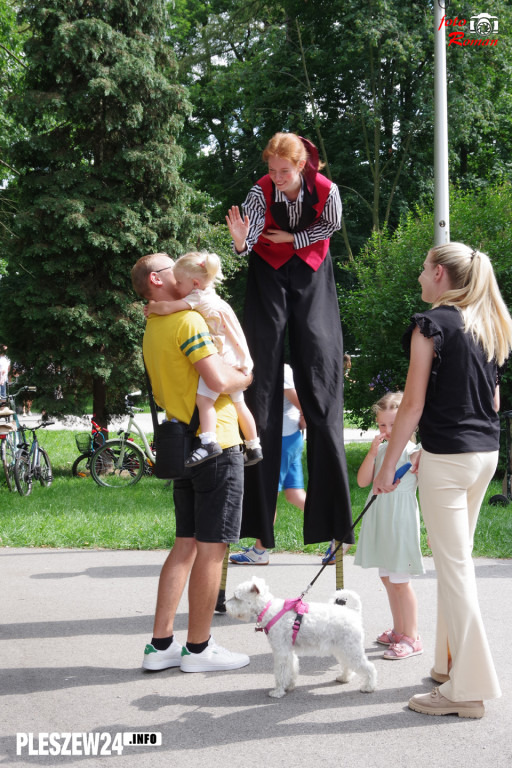 Festyn z historią w tle. Anna Pleszewska w parku