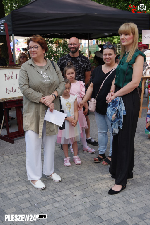 Festyn z historią w tle. Anna Pleszewska w parku