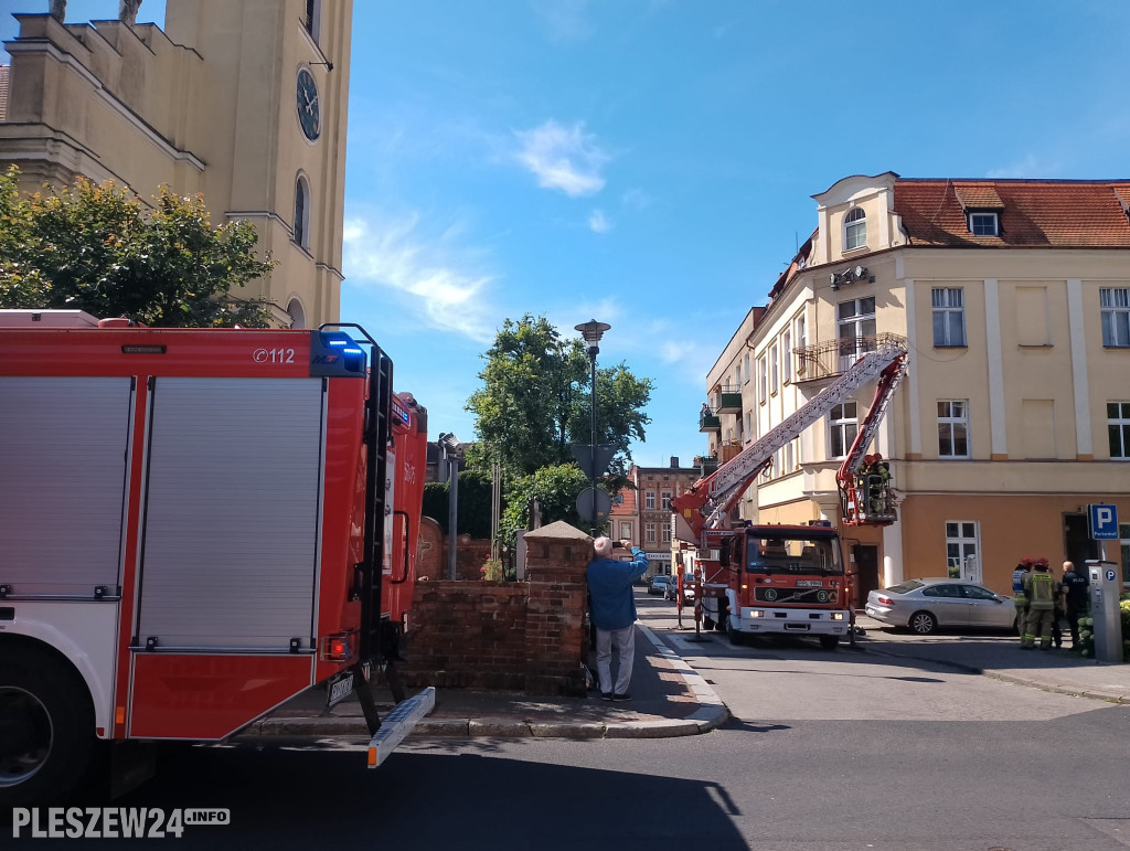 Straż pożarna w akcji przy pleszewskiej Farze