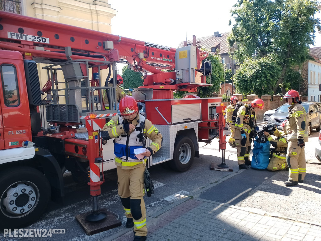 Straż pożarna w akcji przy pleszewskiej Farze