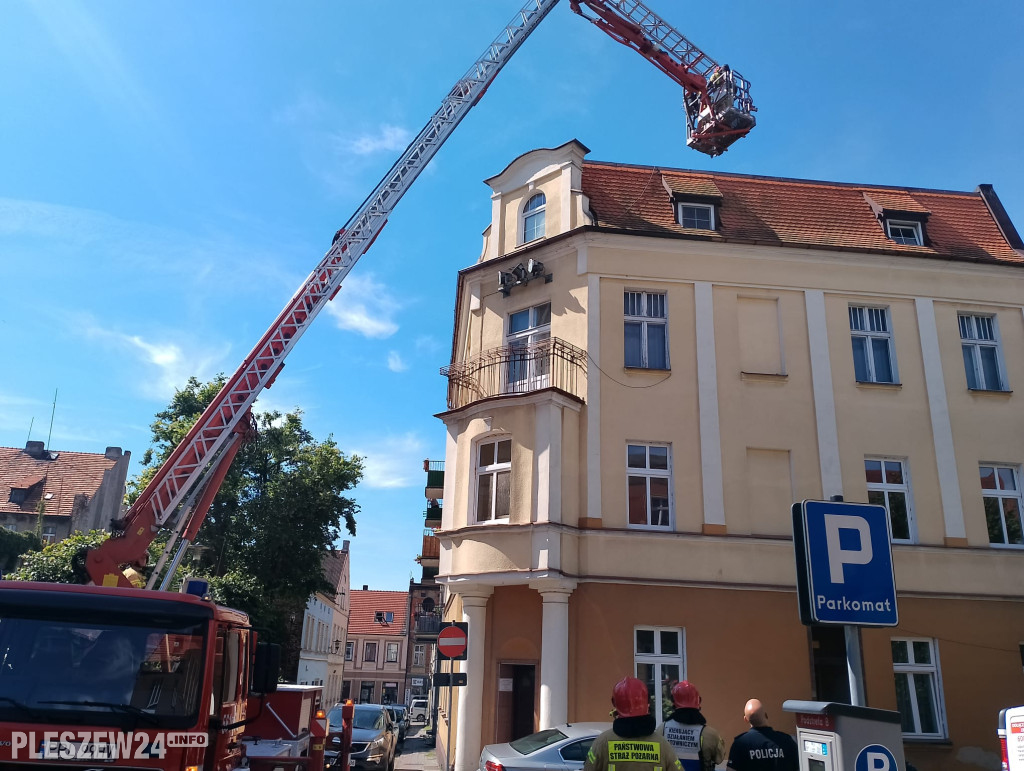 Straż pożarna w akcji przy pleszewskiej Farze