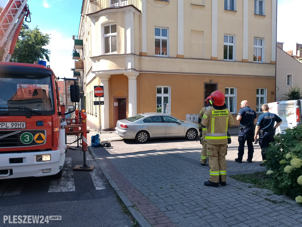 Straż pożarna w akcji przy pleszewskiej Farze