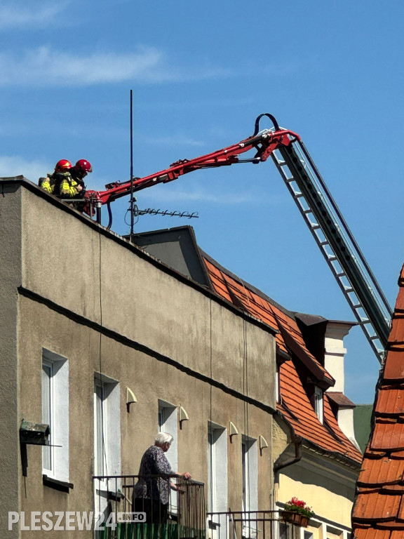 Straż pożarna w akcji przy pleszewskiej Farze