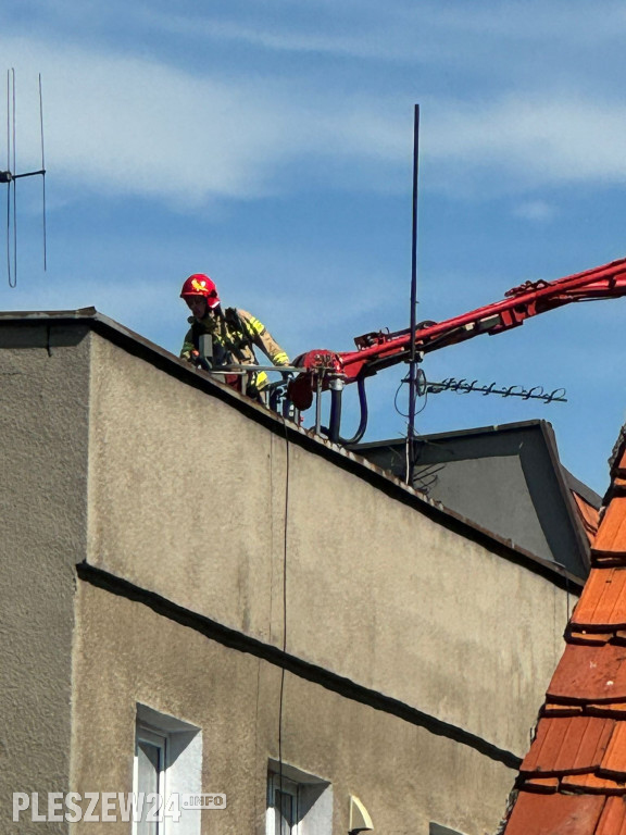Straż pożarna w akcji przy pleszewskiej Farze