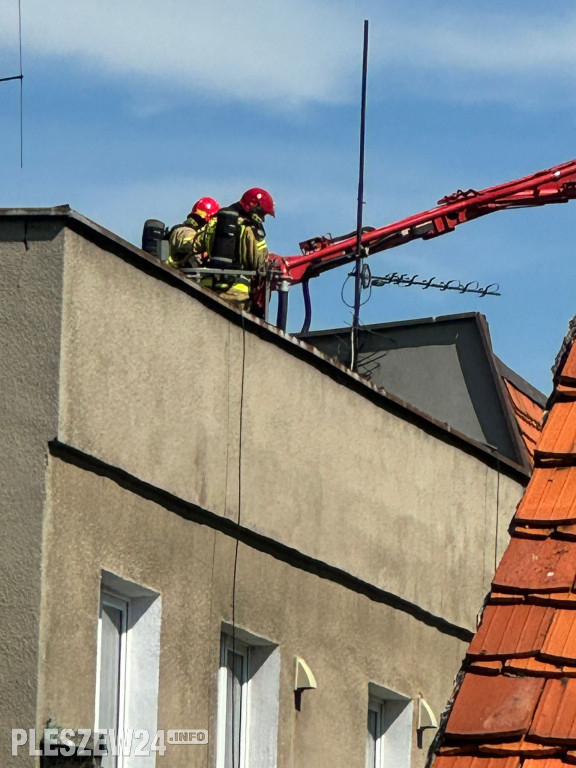 Straż pożarna w akcji przy pleszewskiej Farze