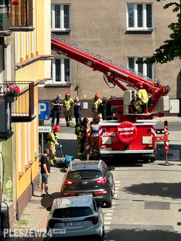 Straż pożarna w akcji przy pleszewskiej Farze