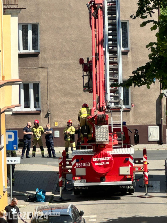 Straż pożarna w akcji przy pleszewskiej Farze